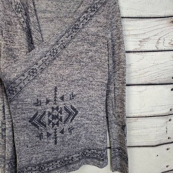 Maurices Women’s Open Front Cardigan Sweater Gray Aztec Pattern Drape Hem L - Picture 2 of 6